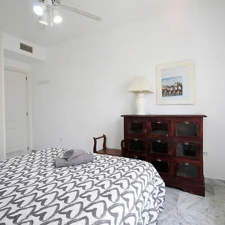 Piso En Urbanizacion Privada Con Piscina. Pet2a