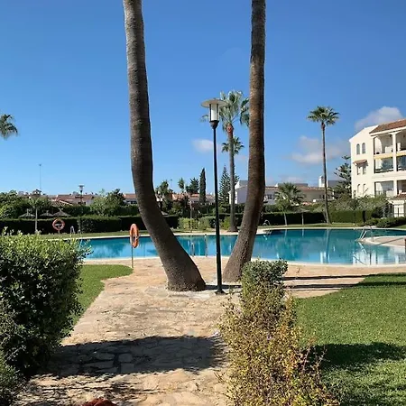 Piso En Urbanizacion Privada Con Piscina. Pet2a Marbella