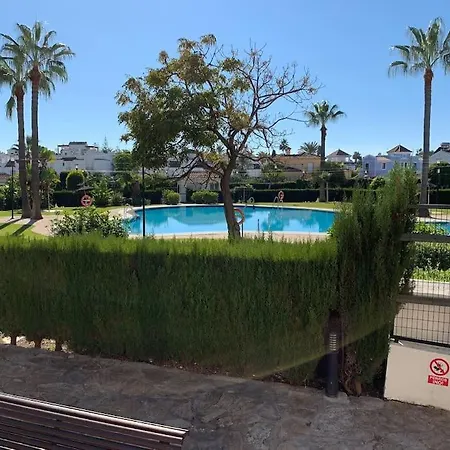 Piso En Urbanizacion Privada Con Piscina. Pet2a Apartment Marbella